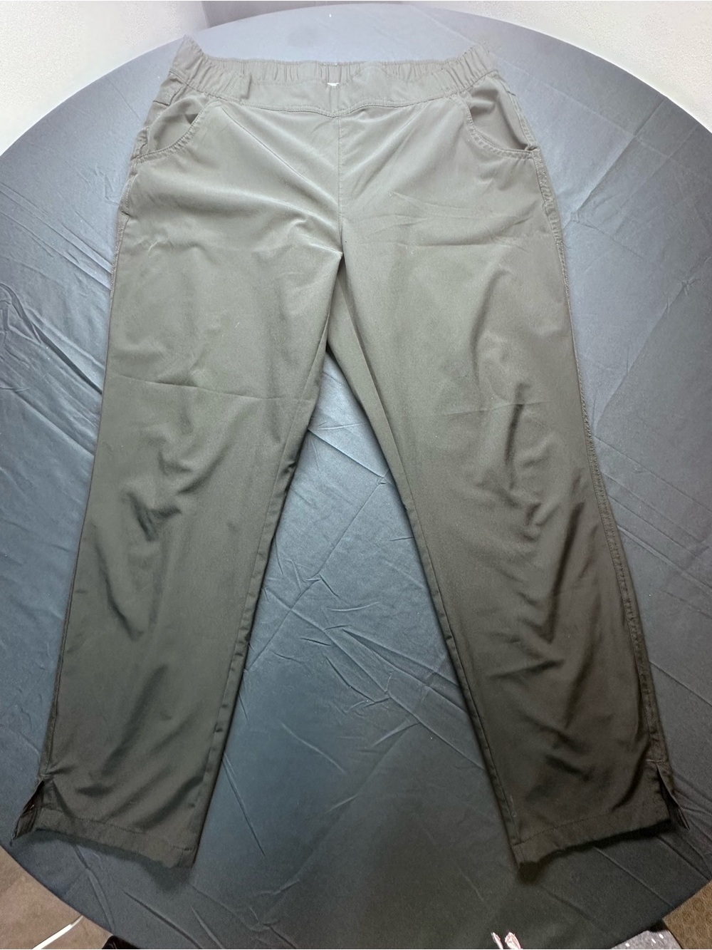 Eddie Bauer Olive Green Cropped Pull-On Pants